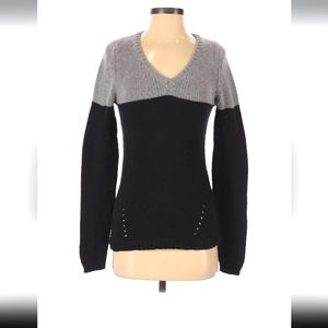 Ann Taylor V-Neck Sweater - XS